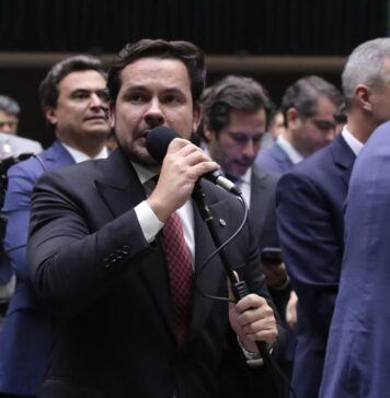 Capitão Alberto Neto defende anistia e cobra independência do Congresso diante de “ditadura da toga”