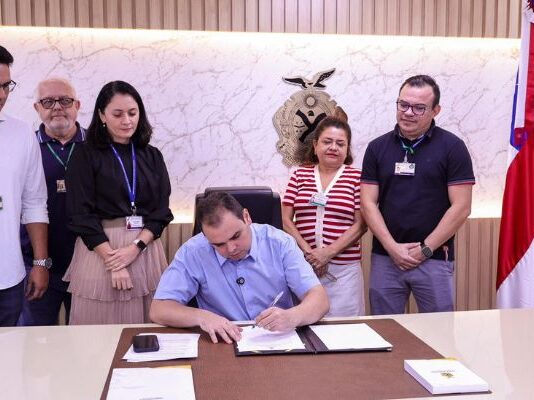 Presidente Roberto Cidade alerta para os horários e locais das provas do concurso público da Aleam, que acontece neste domingo, 14/12