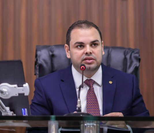 Roberto Cidade reforça rede de proteção com leis de enfrentamento às drogas e ao alcoolismo