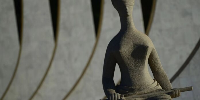 STF forma maioria contra pagamento de gratificação de desempenho a inativos do INSS