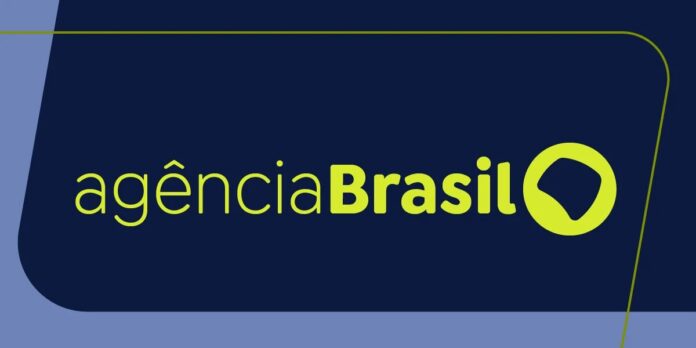 Manaus: helicóptero e sonares reforçam buscas por vítimas de naufrágio na região dos rios Negro e Solimões