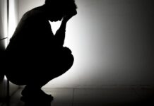 Capacitação de enfermeiros em saúde mental divide opiniões em Aracaju e Santos