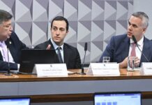 Empresário Paulo Camisotti se mantém em silêncio em depoimento à CPMI do INSS