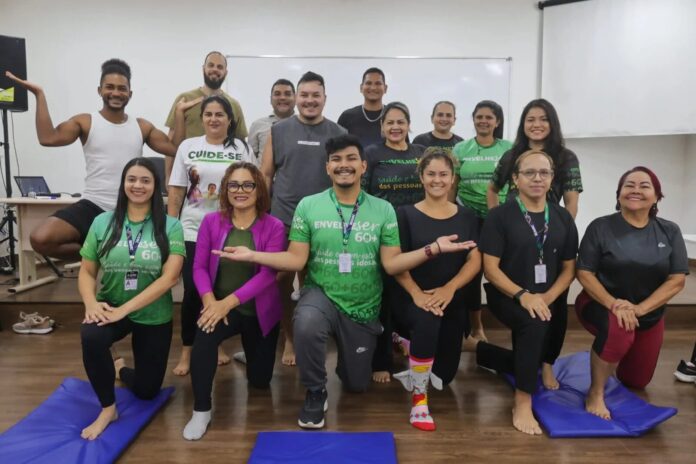 Profissionais do EnvelheSer 60+ recebem capacitação em hidroginástica e pilates pela Sejusc