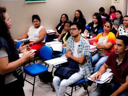 Escola do Legislativo da CMM abre inscrições para cursos de informática e inglês em Manaus