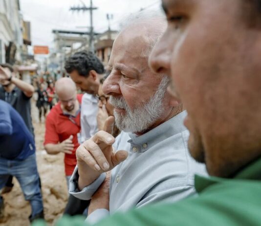 Lula visita Minas Gerais e promete recuperação de perdas materiais após chuvas