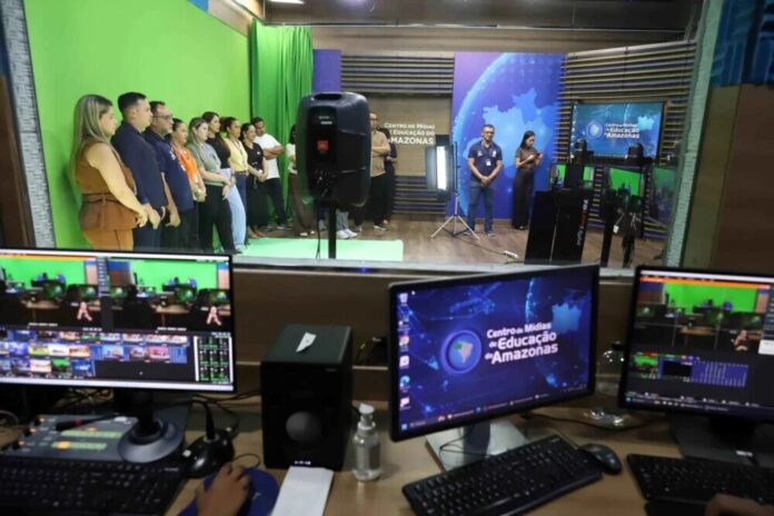 Comitiva de Roraima visita Núcleo de Segurança Escolar do Amazonas para intercâmbio de experiências