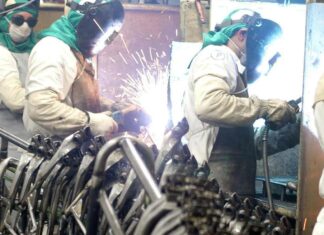 Indústria de máquinas e equipamentos do Brasil inicia 2026 em desaceleração, aponta Abimaq