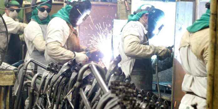 Indústria de máquinas e equipamentos do Brasil inicia 2026 em desaceleração, aponta Abimaq