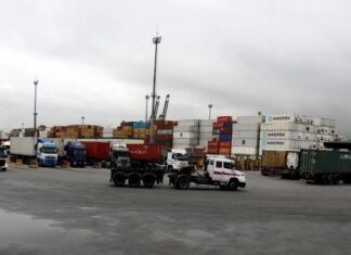 Tarifaço americano teve efeito “pontual” na economia brasileira em 2025, aponta IBGE