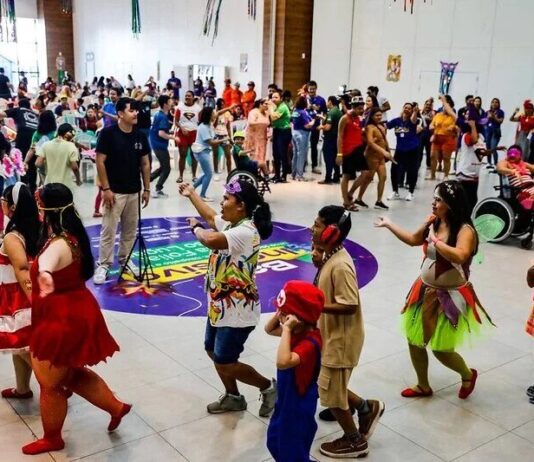 Governo do Amazonas realiza 4ª edição do Baile Inclusivo com festa carnavalesca no Vasco Vasques