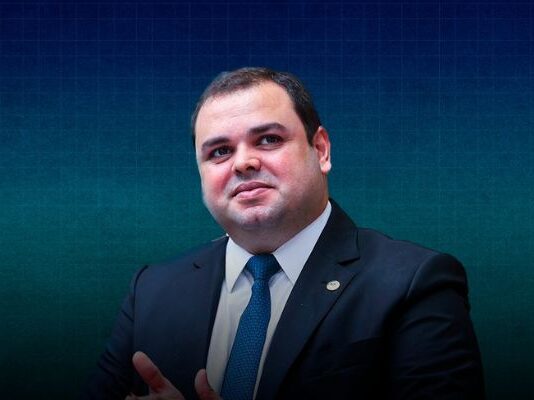 Roberto Cidade assume o Governo e faz chamado duro pela governabilidade no Amazonas