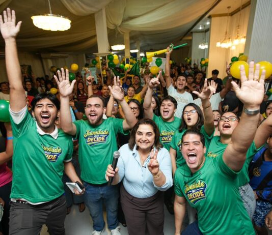 ’Chegou a hora dos jovens ocuparem a política’, diz Maria do Carmo em encontro na zona Norte de Manaus
