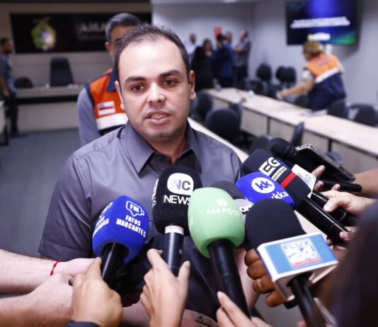 Governador Roberto Cidade anuncia antecipação da primeira parcela do 13º salário para 23 e 24 de julho