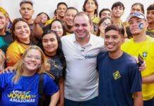Em reunião de pré-campanha com a juventude, Roberto Cidade ouve propostas para elaboração do Plano de Governo