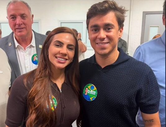 Débora Menezes representa o Amazonas na terceira edição do Seminário Nacional de Comunicação do PL, no Rio de Janeiro, organizado por Flávio Bolsonaro