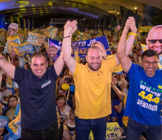 Roberto Cidade participa de ato que confirma Fausto Júnior na disputa à reeleição para deputado federal
