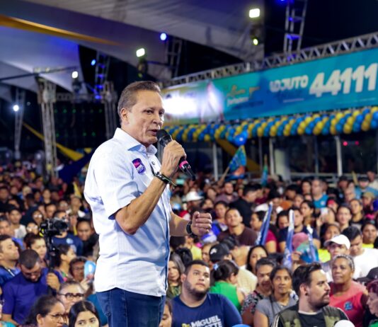 Adjuto Afonso mostra força política e reúne 12 mil apoiadores em lançamento de campanha eleitoral