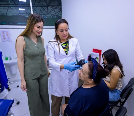 Primeira-dama Thaisa Cidade visita Policlínica Gerontológica da FUnATI e destaca atenção à pessoa idosa
